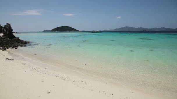 Bella spiaggia e mare tropicale — Video Stock