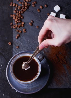 Kahve kayrak bir tahta üzerinde