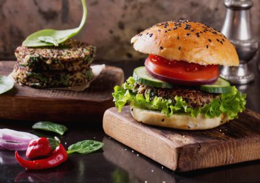 Quinoa vejetaryen Burger