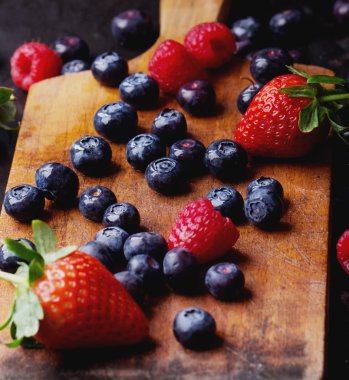 Yaban mersini, karanlık rustik tarzı