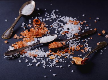 Deniz tuzu ve Hymalian Rose tuz