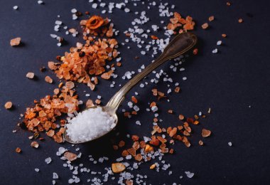 Deniz tuzu ve Hymalian Rose tuz