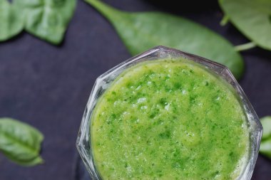 Yeşil Smoothie hazırlık