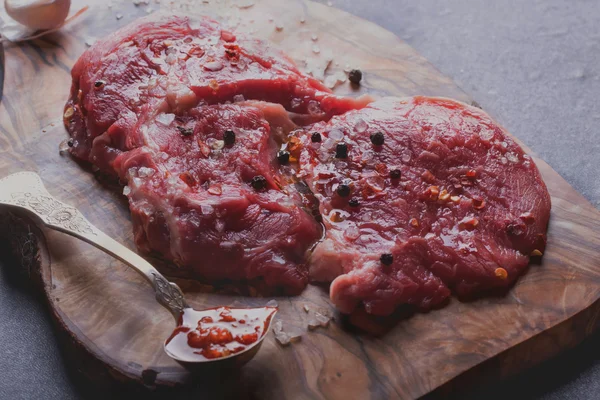 Filete de carne cruda — Foto de Stock