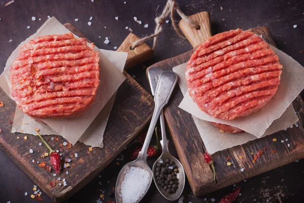 Huisgemaakte Hamburger koken — Stockfoto