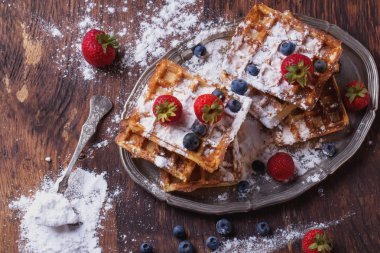 çilek ile Belçika waffle