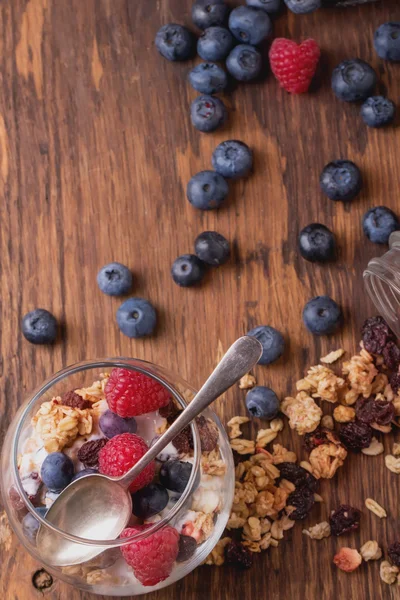 Müsli frukost med bär — Stockfoto