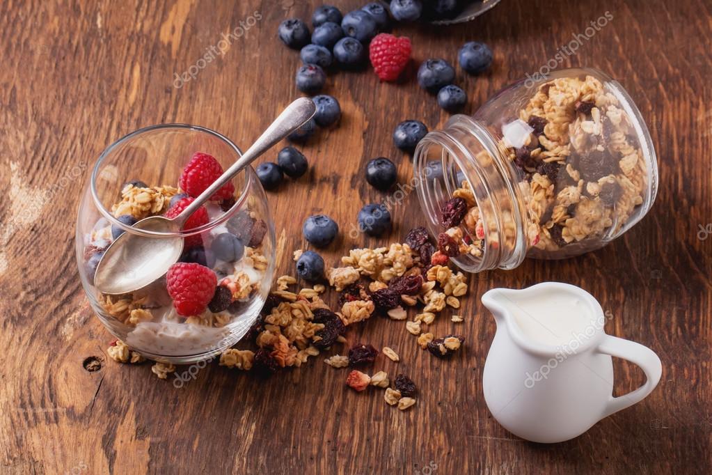 Granola breakfast with berries Stock Photo by ©teelesswonder 95122712