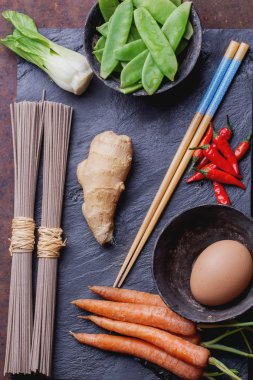 Soba noodle yemek malzemeler