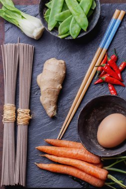 Soba noodle yemek malzemeler