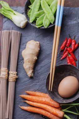 Soba noodle yemek malzemeler