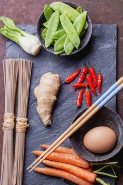 Soba noodle yemek malzemeler