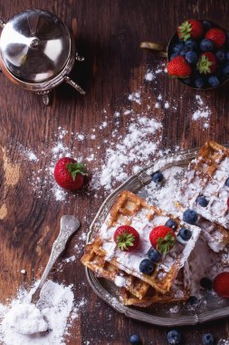 Çilek ve şeker ile Belçika waffle