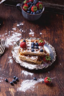 Çilek ve şeker ile Belçika waffle