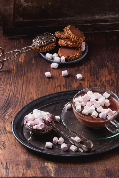 Warme chocolademelk met marshmallow — Stockfoto