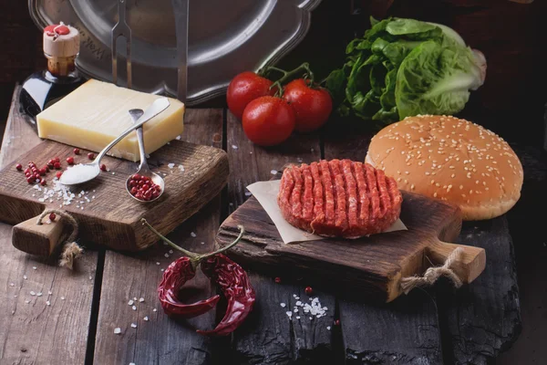 Home made burger cooking — Stock Photo, Image