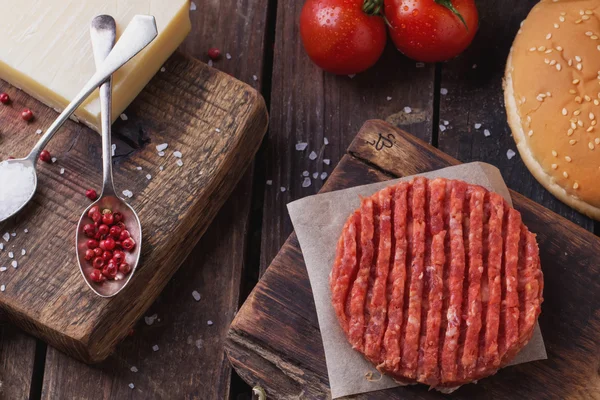 Huisgemaakte Hamburger koken — Stockfoto