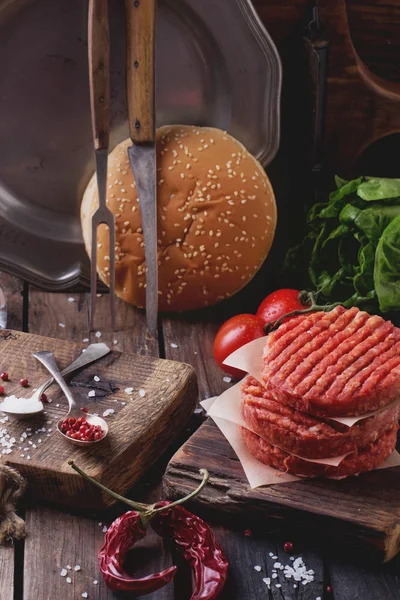 自家製ハンバーガーの調理 — ストック写真