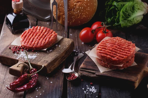 Huisgemaakte Hamburger koken — Stockfoto