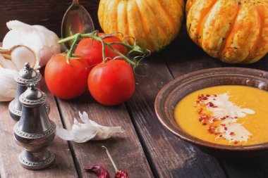 Kabak Krem çorba baharatlar ile