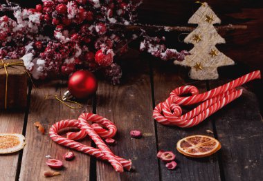 Noel şekerleme rustik ahşap tahta üzerinde