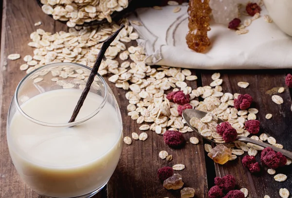 Haver melk met vlokken en suiker — Stockfoto