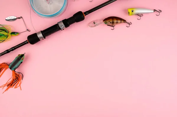 Bajo Concepto Pesca Fondo Moda Rosa Estilo Laico Plano Aparejos —  Fotos de Stock