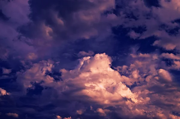 Krásný západ slunce mraky — Stock fotografie