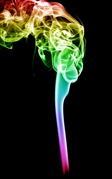 Siyah üzerine izole edilmiş soyut duman