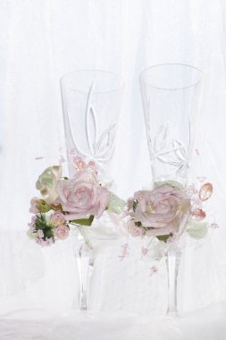 Beyaz kumaş üzerine gözlük küçük alt görünümü düğün