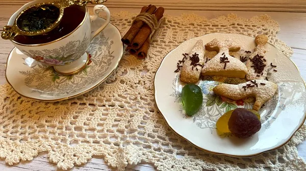 Festliche Teeparty Mit Selbst Gebackenen Plätzchen Obst Schwarzem Tee Mit — Stockfoto