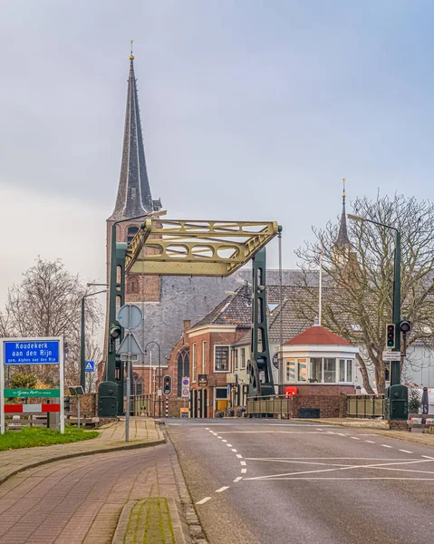 Ponte Sobre Antigo Reno Até Aldeia Koudekerk Aan Rijn Município — Fotografia de Stock