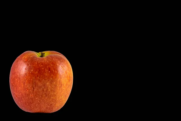 Manzana Roja Fresca Sobre Fondo Negro —  Fotos de Stock