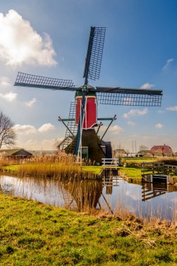 Hazerswoude-Dorp, Hollanda - 2 Mart 2025: Hollanda 'nın Alphen aan den Rijn belediyesindeki Hazerswoude-Dorp' da 