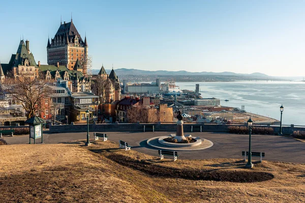 Pohled Terasu Denis Hradem Frontenac Řeka Lawrence Pozadí Město Quebec — Stock fotografie