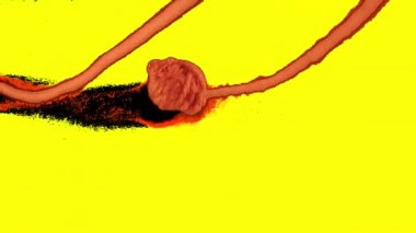 Konu topları vardır Unraveling sandalyenle alfa kanal renkli dolaştırmak, Fiber çekerek Filament konu olan hareketli biri bir turuncu iplik koyuyor olduğunu