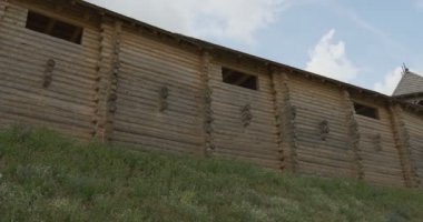 Tamam, açık hava, mavi gökyüzü müzede izleme antik kent, Embrasures, kulenin duvar