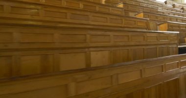 Classrom, Auditorium, Üniversitede Konferans Salonu, Ahşap Masalar, Sandalyeler, Sağ İzleme