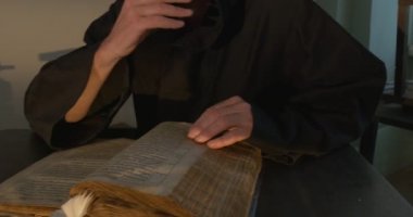 Siyah Giysiler, Siyah Hood Monk, Meditasyon, Kitap, Nestor Chronicler's 