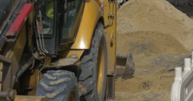 Kazma ve hendek Ekskavatör versite sokakta tarafından topraklama tesisatları
