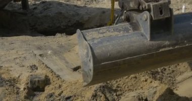 Kazma ve hendek Ekskavatör versite sokakta tarafından topraklama tesisatları