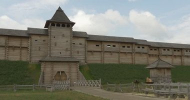 Antik kenti yeniden yapılanma, Kiev Russ, günlük duvar, yapısı, kapı, Embrasures, Bribge