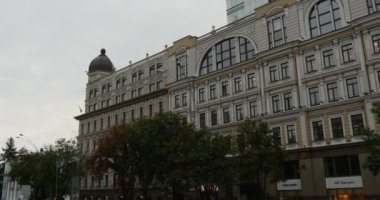 Kiev Opera yakınındaki Noe-Rönesans tarzı binalar. Kiev Kiev Ukrayna'nın Kiev Şehir Merkezi Ulusal Opera Opera Tiyatrosu binada