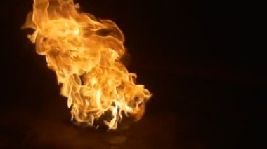 Opole Polonya Akşam Gecesi Yangın Show'da Bir Yangın Dans Yaptıktan Sonra Dance Troupe Gerekli Yangın Dilleri Props Close Up