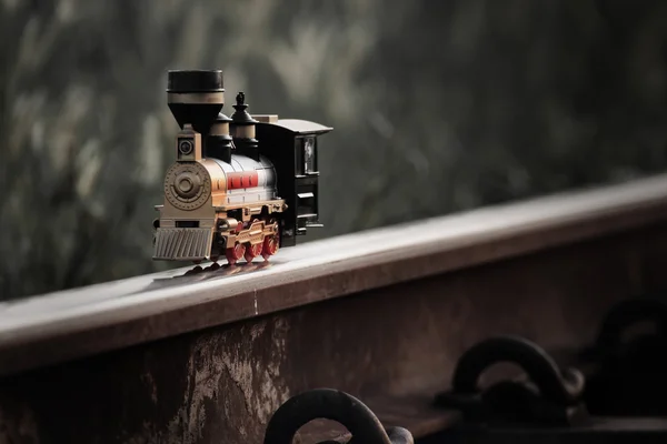 Vintage tren oyuncak modeli