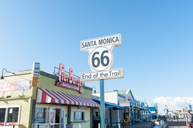 Rota 66 Santa Monica Santa Monica Pier üzerine iz işareti sonu 