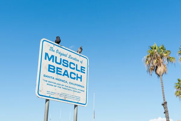 Emplacement original du panneau Muscle Beach sur la plage de Santa Monica — Photo