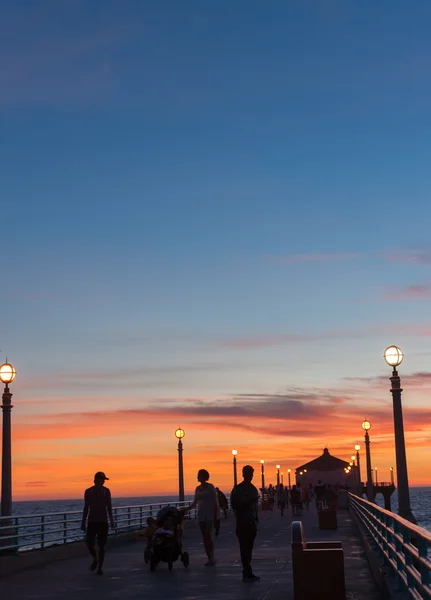 Noches californianas, en el muelle al atardecer — Foto de Stock