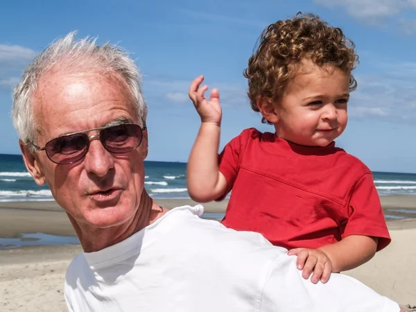 Grand-père et petit-fils — Photo