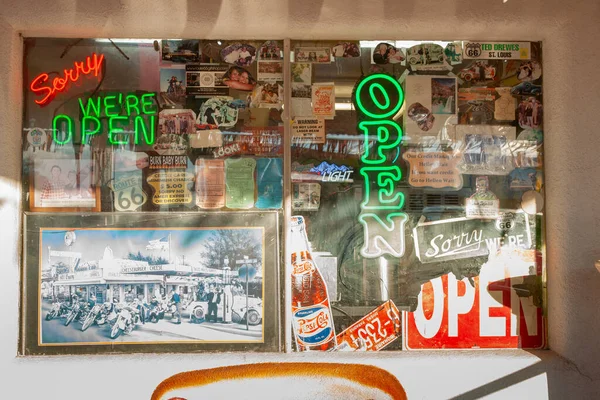 Seligman Usa Вересня 2015 Магазин Наклейками Старовинних Продажах Рекламою Фотографією — стокове фото